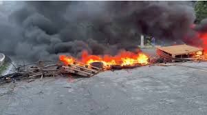 Moradores do Vale do Reginaldo realizam protesto